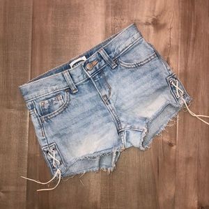 EUC Old Navy Jean shorts kids girls size 7